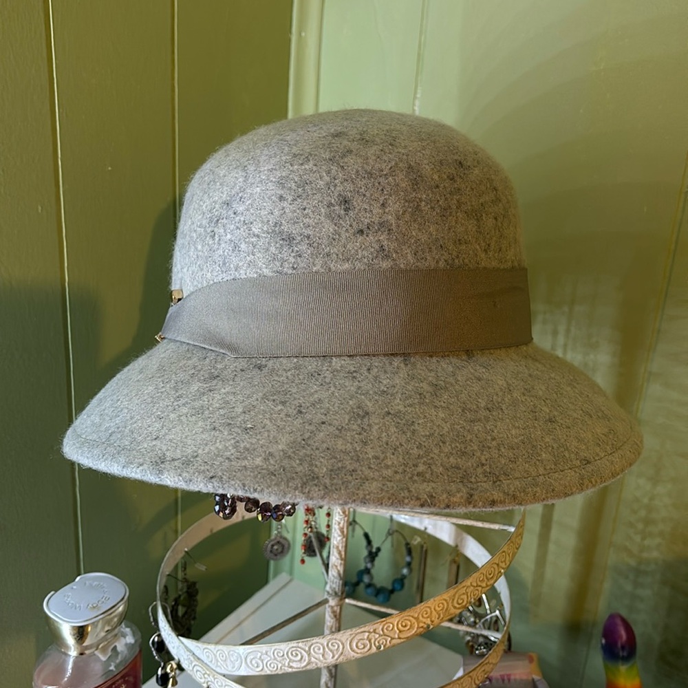 Cute hat!